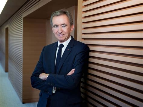 biography of bernard arnault ceo of louis vuitton|louis vuitton current owner.